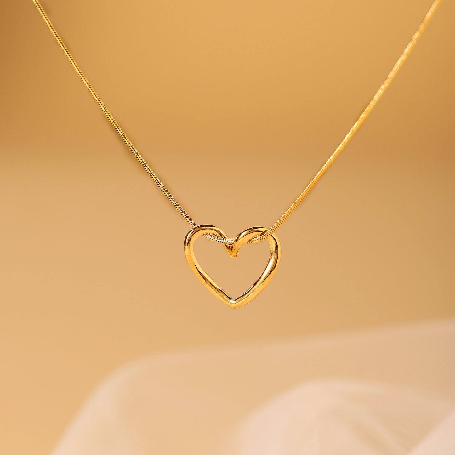 18K Gold Plated Heart Outline Necklace