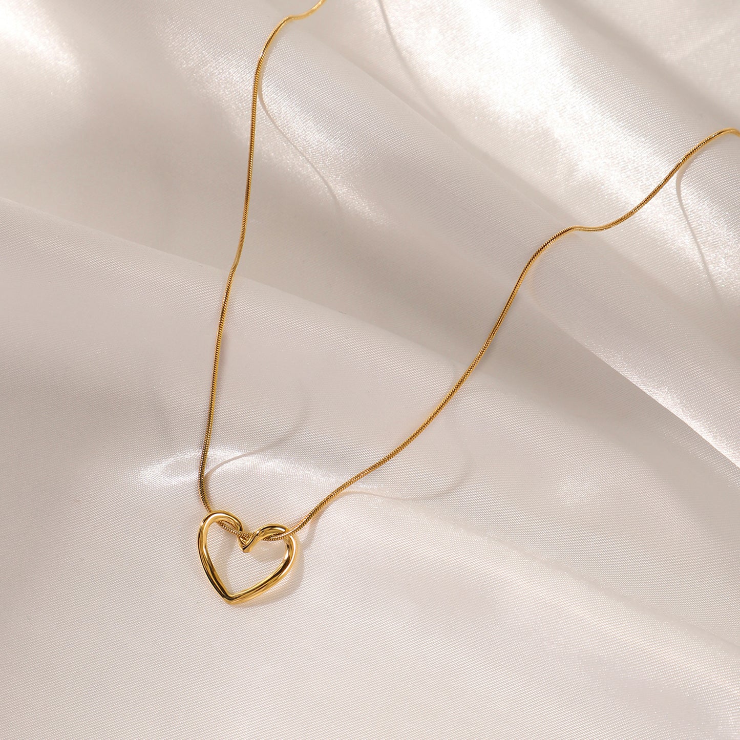 18K Gold Plated Heart Outline Necklace