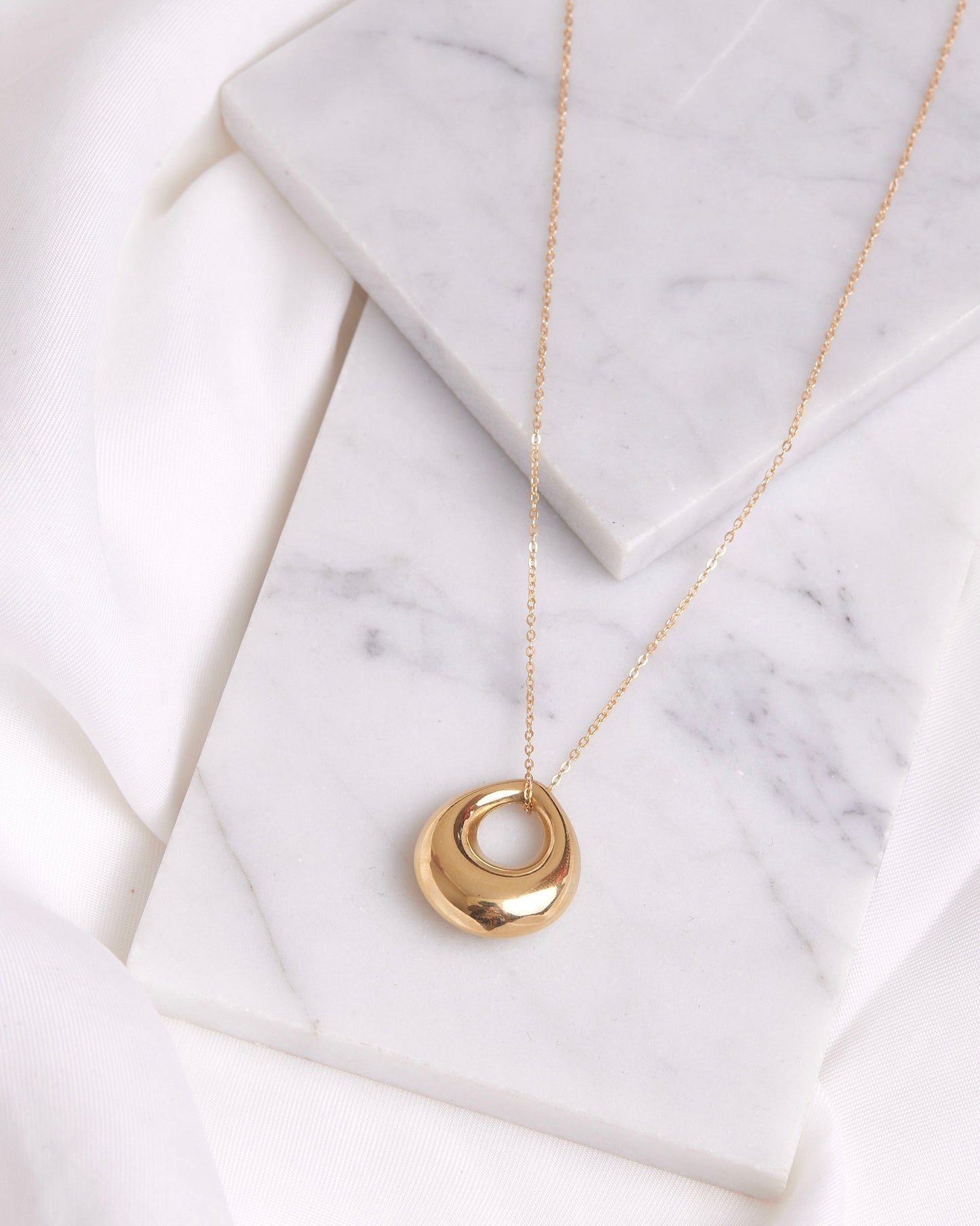 18K Gold Plated Round Heart Necklace